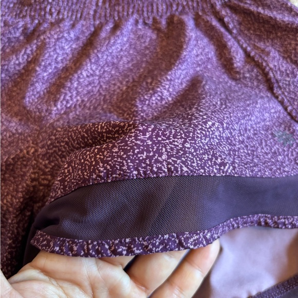 Athleta Mesh Racer Run Mid Rise Short - Picture 2 of 8